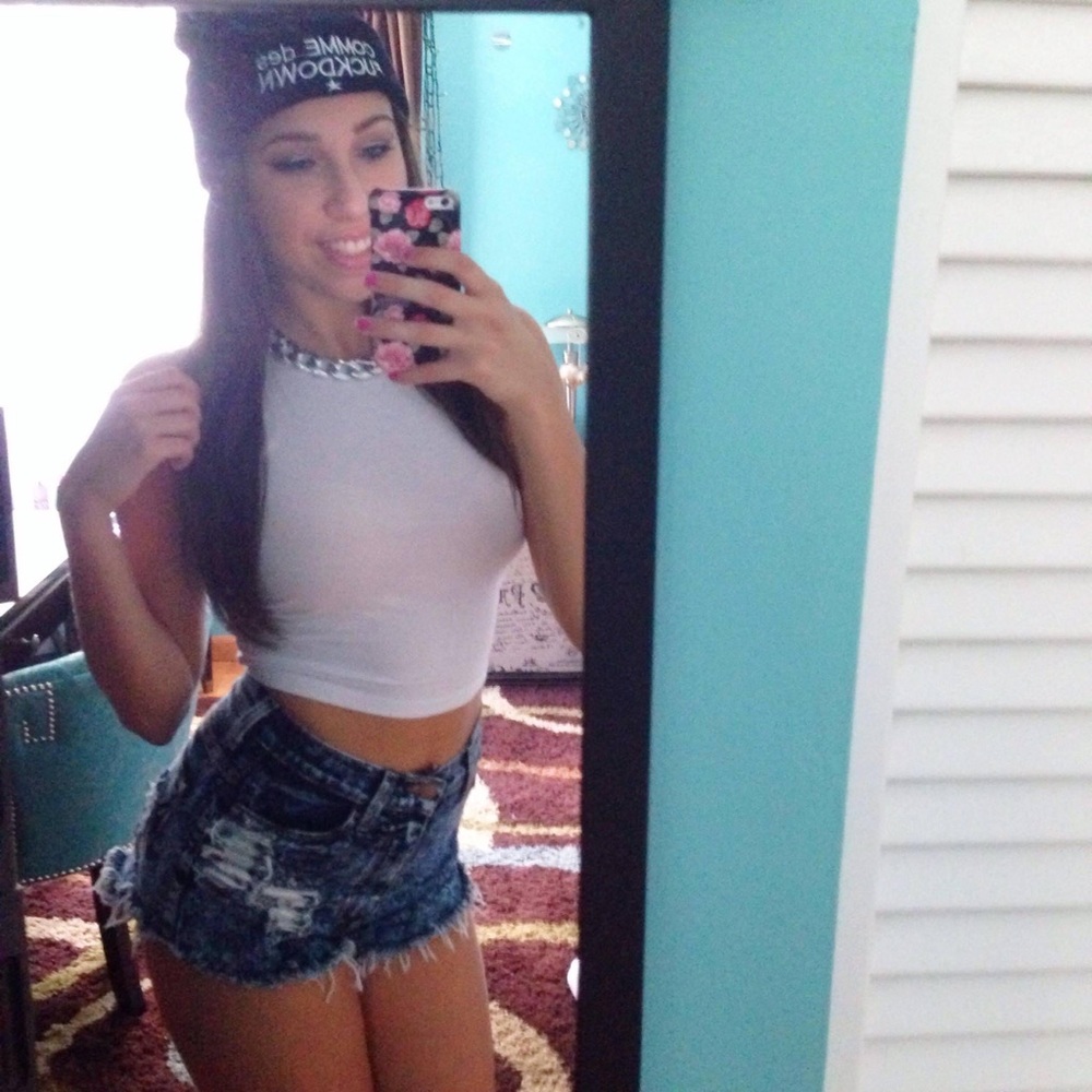 High waisted shorts in small